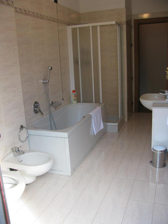 Hotel Mirabell à Trezzo sullʼAdda Chambre photo